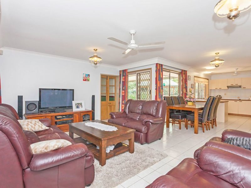 Photo - 25 Mackunda Court, Park Ridge South QLD 4125 - Image 3