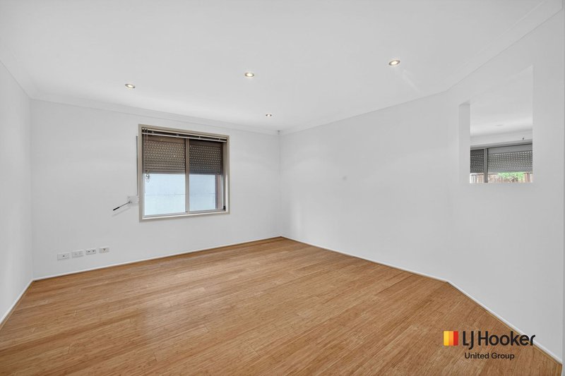 Photo - 25 Magento Place, Prestons NSW 2170 - Image 8