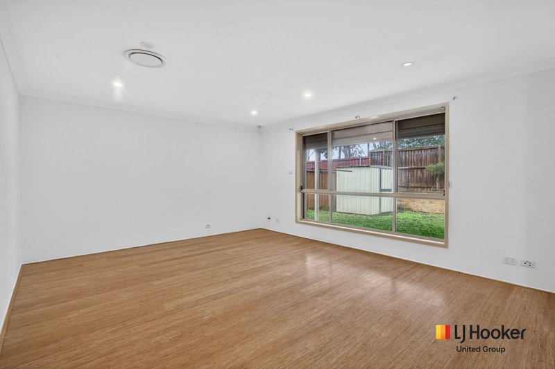 Photo - 25 Magento Place, Prestons NSW 2170 - Image 9