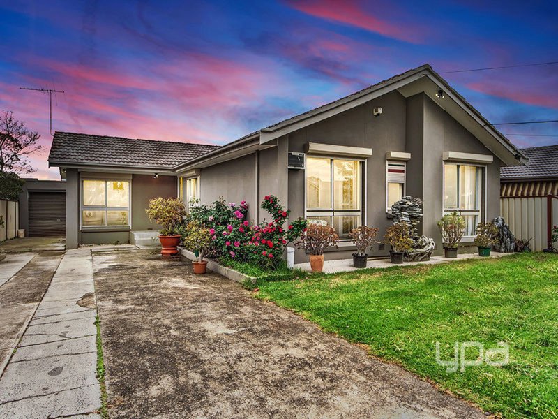 25 Magnolia Avenue, Kings Park VIC 3021