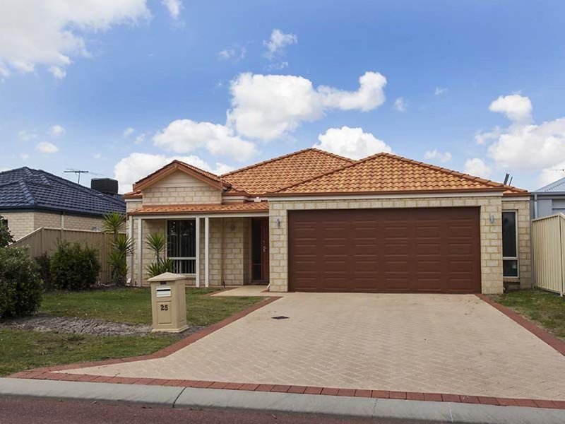 25 Manchester Way, Canning Vale WA 6155