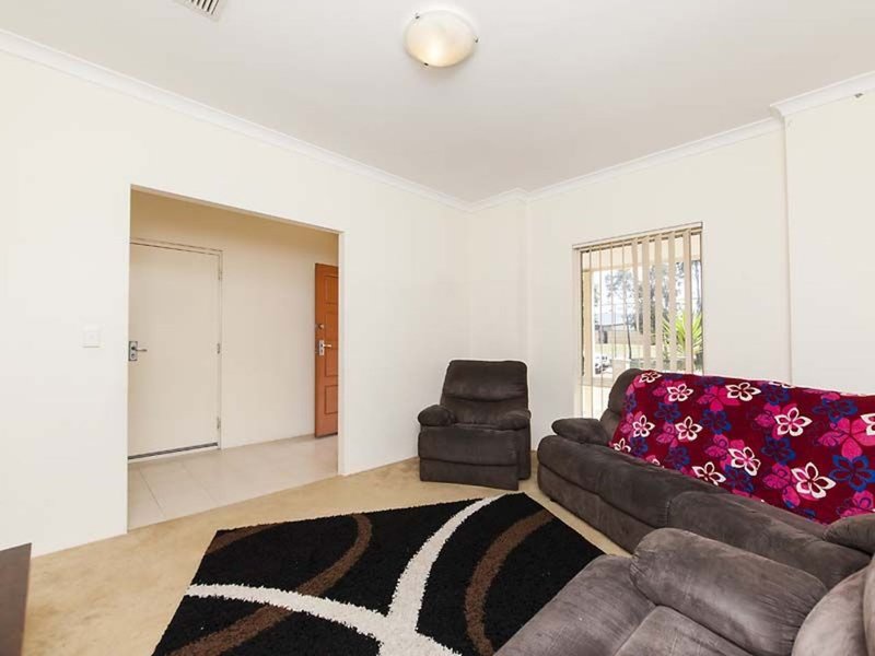 Photo - 25 Manchester Way, Canning Vale WA 6155 - Image 3