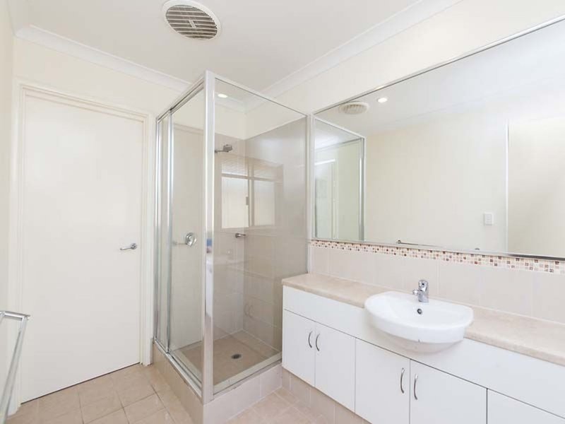 Photo - 25 Manchester Way, Canning Vale WA 6155 - Image 4