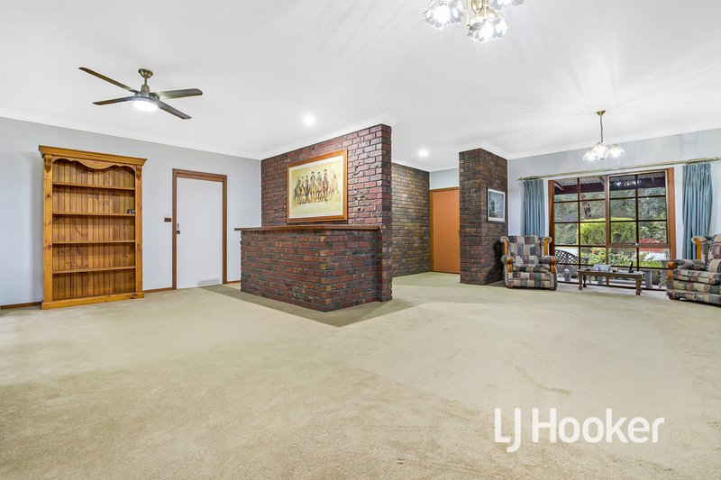 Photo - 25 Manoora Road, Maryknoll VIC 3812 - Image 3