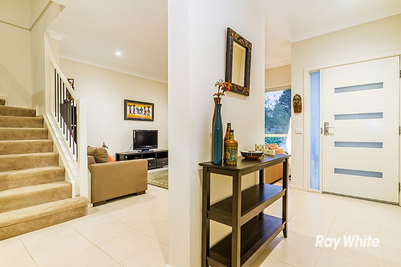 Photo - 25 Manuscript Drive, Endeavour Hills VIC 3802 - Image 4