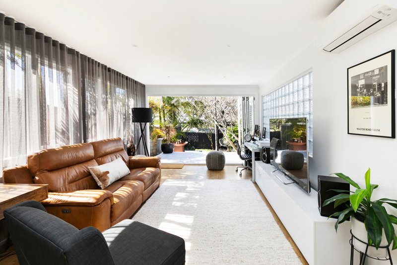 Photo - 25 Marinella Street, Manly Vale NSW 2093 - Image 3