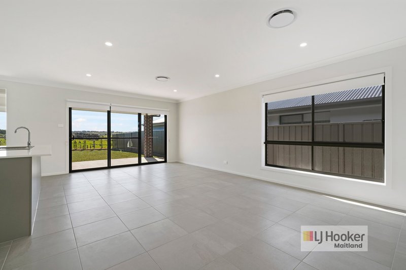 Photo - 25 Marlowe Avenue, Anambah NSW 2320 - Image 3