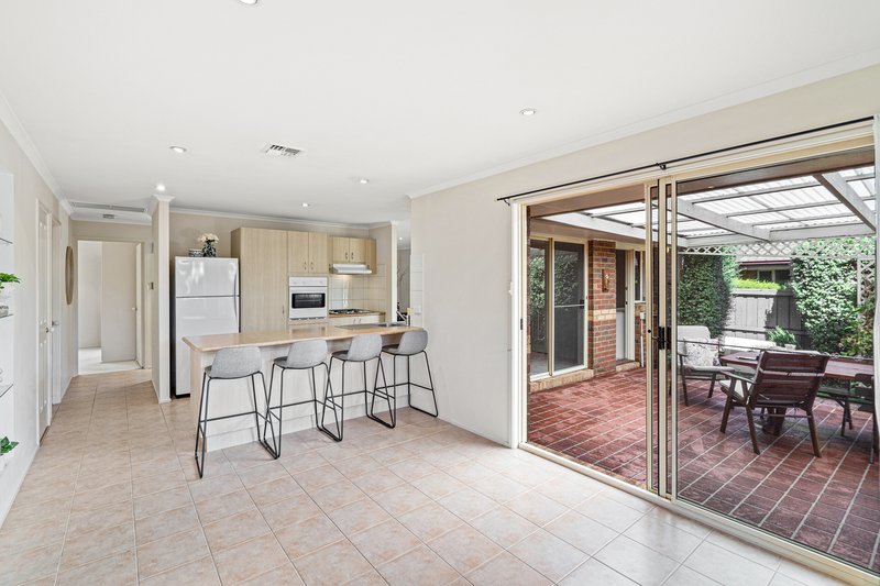 Photo - 25 Marong Terrace, Forest Hill VIC 3131 - Image 5