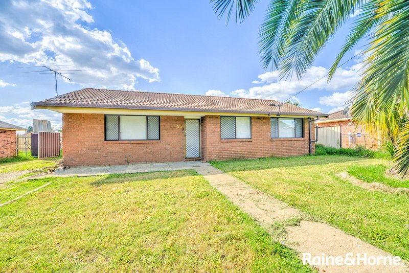 Photo - 25 Maxwell Street, West Tamworth NSW 2340 - Image 2