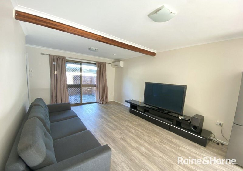 Photo - 2/5 Mccann Street, South Gladstone QLD 4680 - Image 1