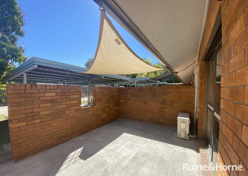 Photo - 2/5 Mccann Street, South Gladstone QLD 4680 - Image 11