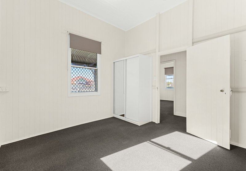 Photo - 25 Mcevoy Street, Warwick QLD 4370 - Image 5