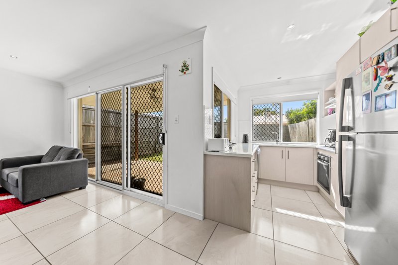 Photo - 2/5 Mcgill Street, Raceview QLD 4305 - Image 7