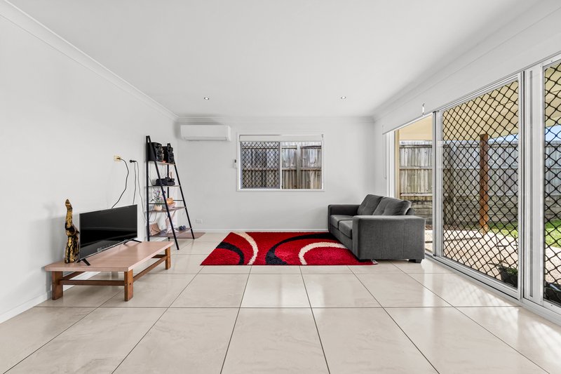 Photo - 2/5 Mcgill Street, Raceview QLD 4305 - Image 11