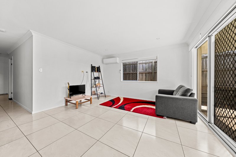 Photo - 2/5 Mcgill Street, Raceview QLD 4305 - Image 12