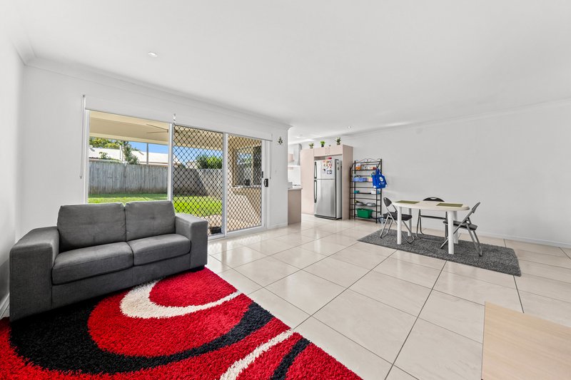 Photo - 2/5 Mcgill Street, Raceview QLD 4305 - Image 13