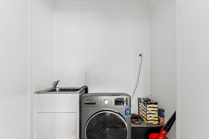 Photo - 2/5 Mcgill Street, Raceview QLD 4305 - Image 16