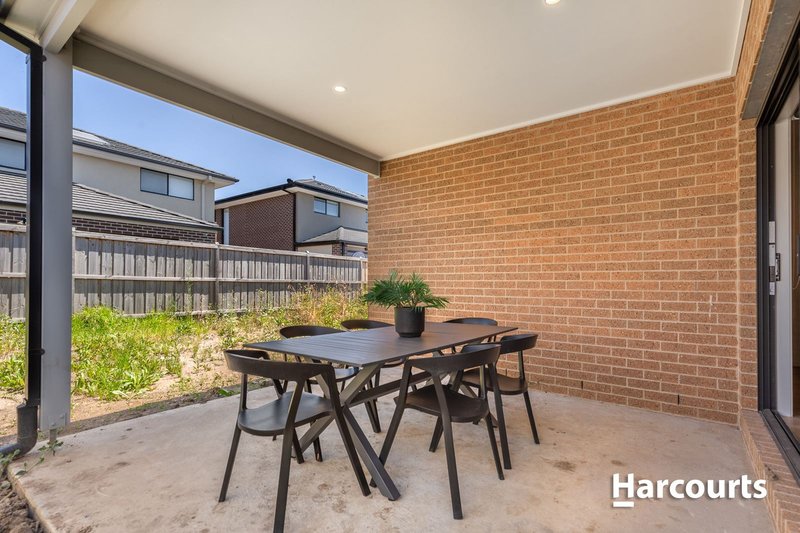 Photo - 25 Mcnaughton Crescent, Berwick VIC 3806 - Image 12