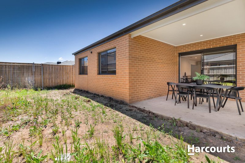 Photo - 25 Mcnaughton Crescent, Berwick VIC 3806 - Image 13