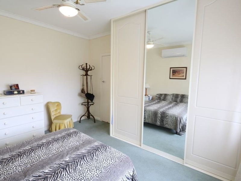 Photo - 25 Meadow Avenue, Campbelltown SA 5074 - Image 6