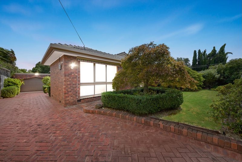 Photo - 25 Meadowbrook Drive, Wheelers Hill VIC 3150 - Image 2