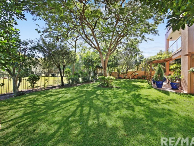 Photo - 25 Meadowview Drive, Carrara QLD 4211 - Image 3