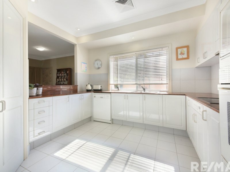 Photo - 25 Meadowview Drive, Carrara QLD 4211 - Image 7