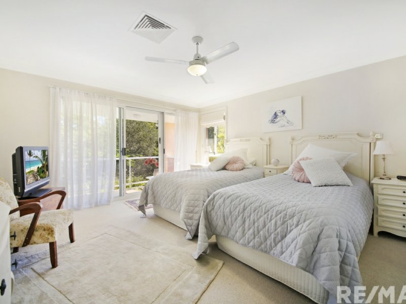 Photo - 25 Meadowview Drive, Carrara QLD 4211 - Image 9