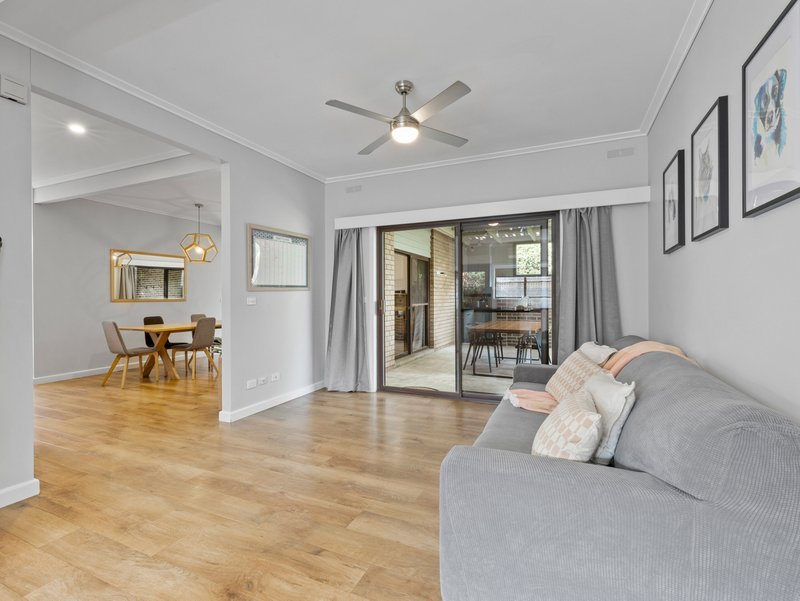 Photo - 25 Medowra Avenue, Wangaratta VIC 3677 - Image 8