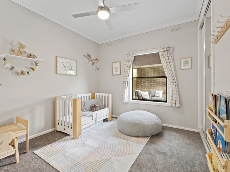 Photo - 25 Medowra Avenue, Wangaratta VIC 3677 - Image 13