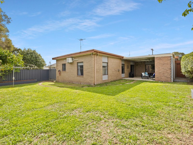 Photo - 25 Medowra Avenue, Wangaratta VIC 3677 - Image 17