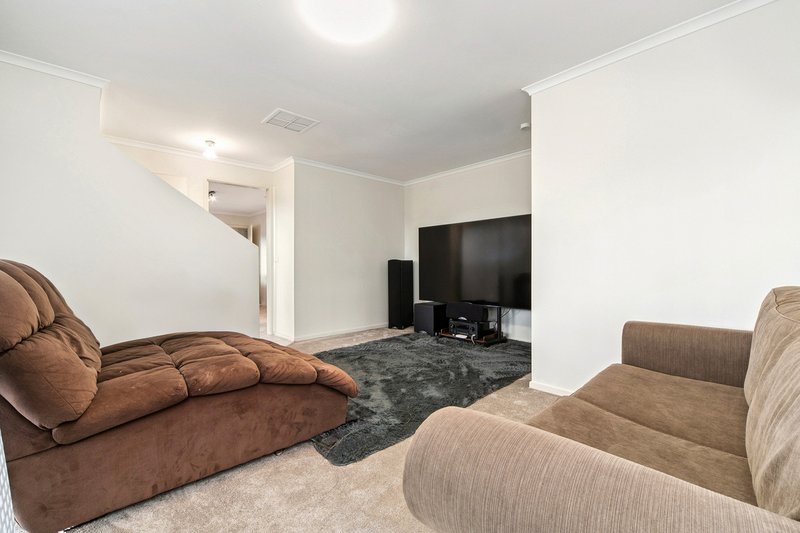Photo - 25 Melaleuca Crescent, Langwarrin VIC 3910 - Image 3