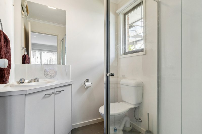Photo - 25 Melaleuca Crescent, Langwarrin VIC 3910 - Image 6
