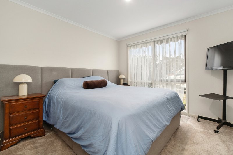 Photo - 25 Melaleuca Crescent, Langwarrin VIC 3910 - Image 7
