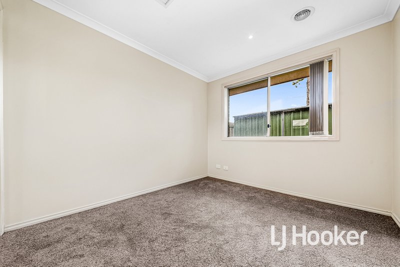 Photo - 25 Melissa Way, Pakenham VIC 3810 - Image 16