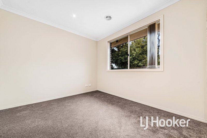 Photo - 25 Melissa Way, Pakenham VIC 3810 - Image 17