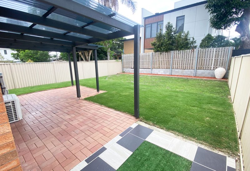 Photo - 2/5 Meyer Street, Southport QLD 4215 - Image 7