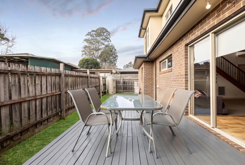 Photo - 2/5 Moana Drive, Mooroolbark VIC 3138 - Image 18