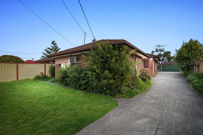 25 Moffat Street, St Albans VIC 3021