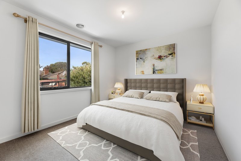 Photo - 2/5 Moona St , Burwood East VIC 3151 - Image 9