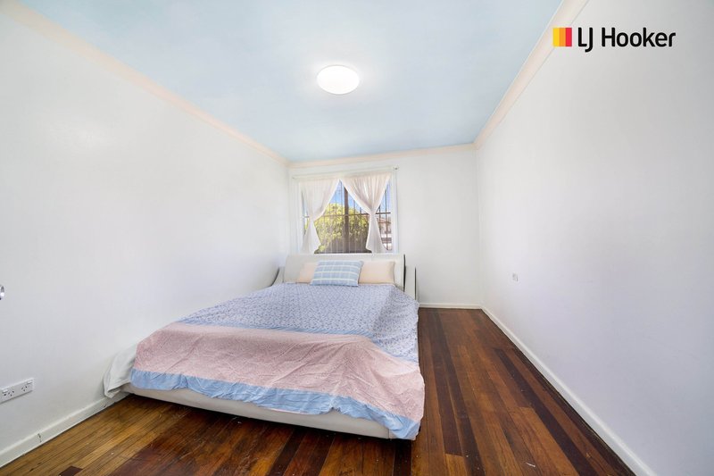 Photo - 25 Moonshine Avenue, Cabramatta West NSW 2166 - Image 7