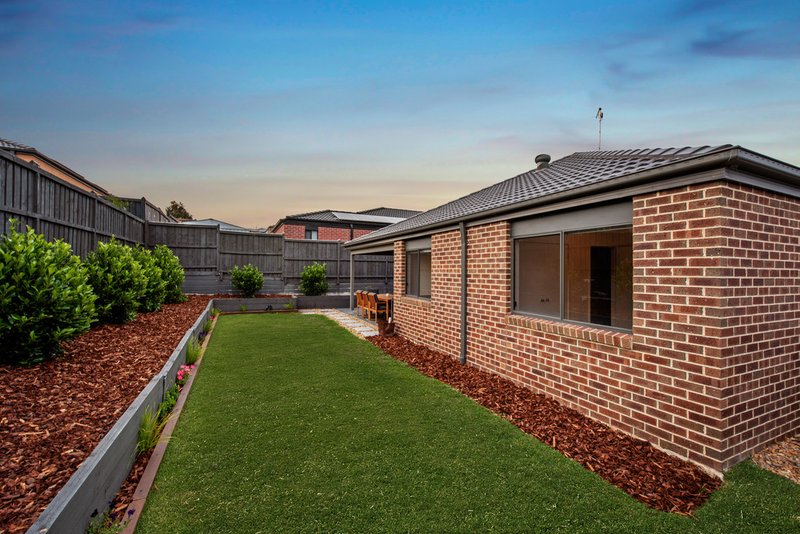 Photo - 25 Mountford Rise, Pakenham VIC 3810 - Image 12