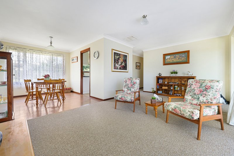 Photo - 25 Mullumbimby Close, Tamworth NSW 2340 - Image 2