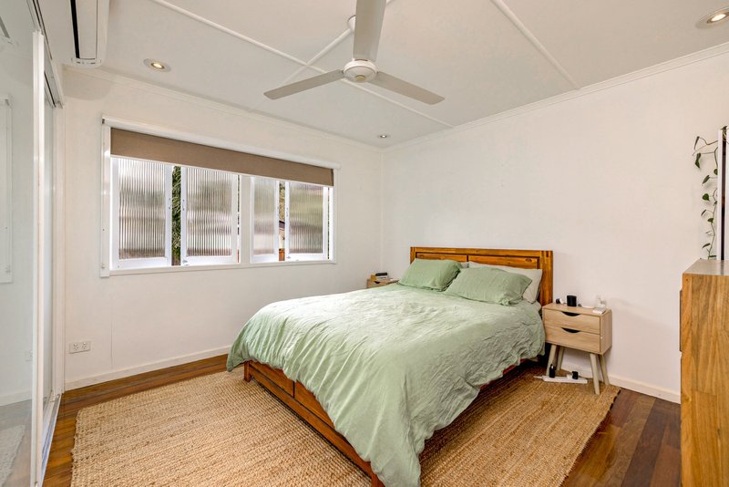 Photo - 25 Murchison Street, Whitfield QLD 4870 - Image 5