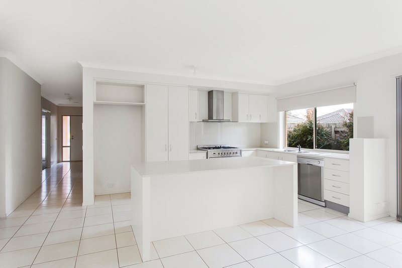 Photo - 2/5 Murdo Road, Clayton VIC 3168 - Image 2