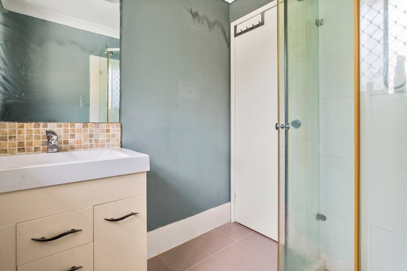 Photo - 2/5 Musgrave Place, Figtree NSW 2525 - Image 7