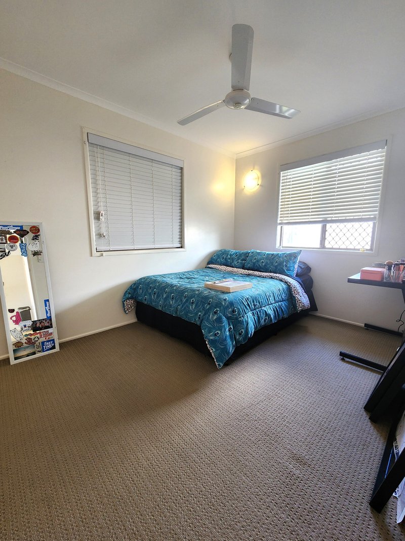 Photo - 2/5 Nadarmi Drive, Andergrove QLD 4740 - Image 7