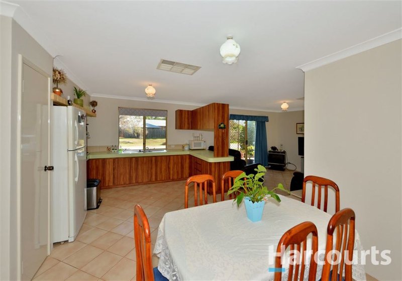 Photo - 25 Nairn Road, Coodanup WA 6210 - Image 7