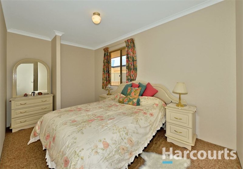 Photo - 25 Nairn Road, Coodanup WA 6210 - Image 12