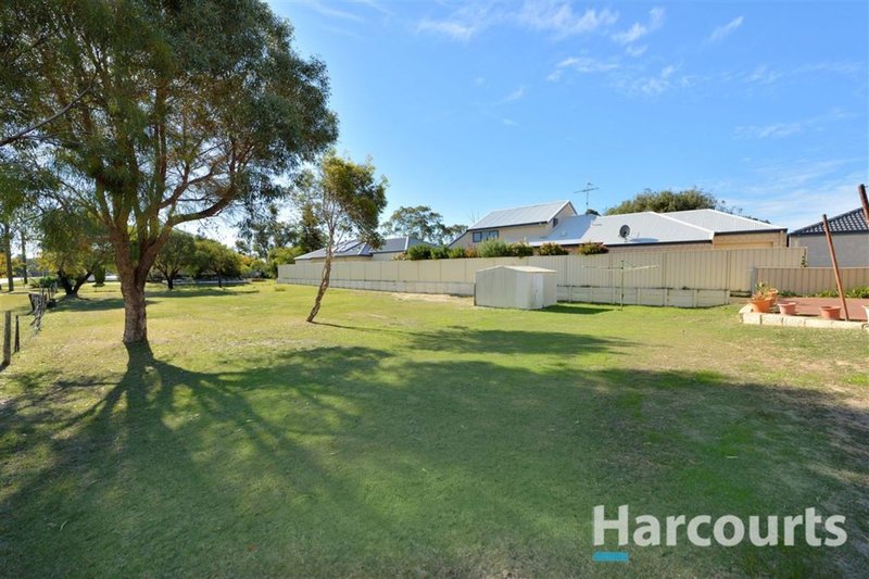 Photo - 25 Nairn Road, Coodanup WA 6210 - Image 16